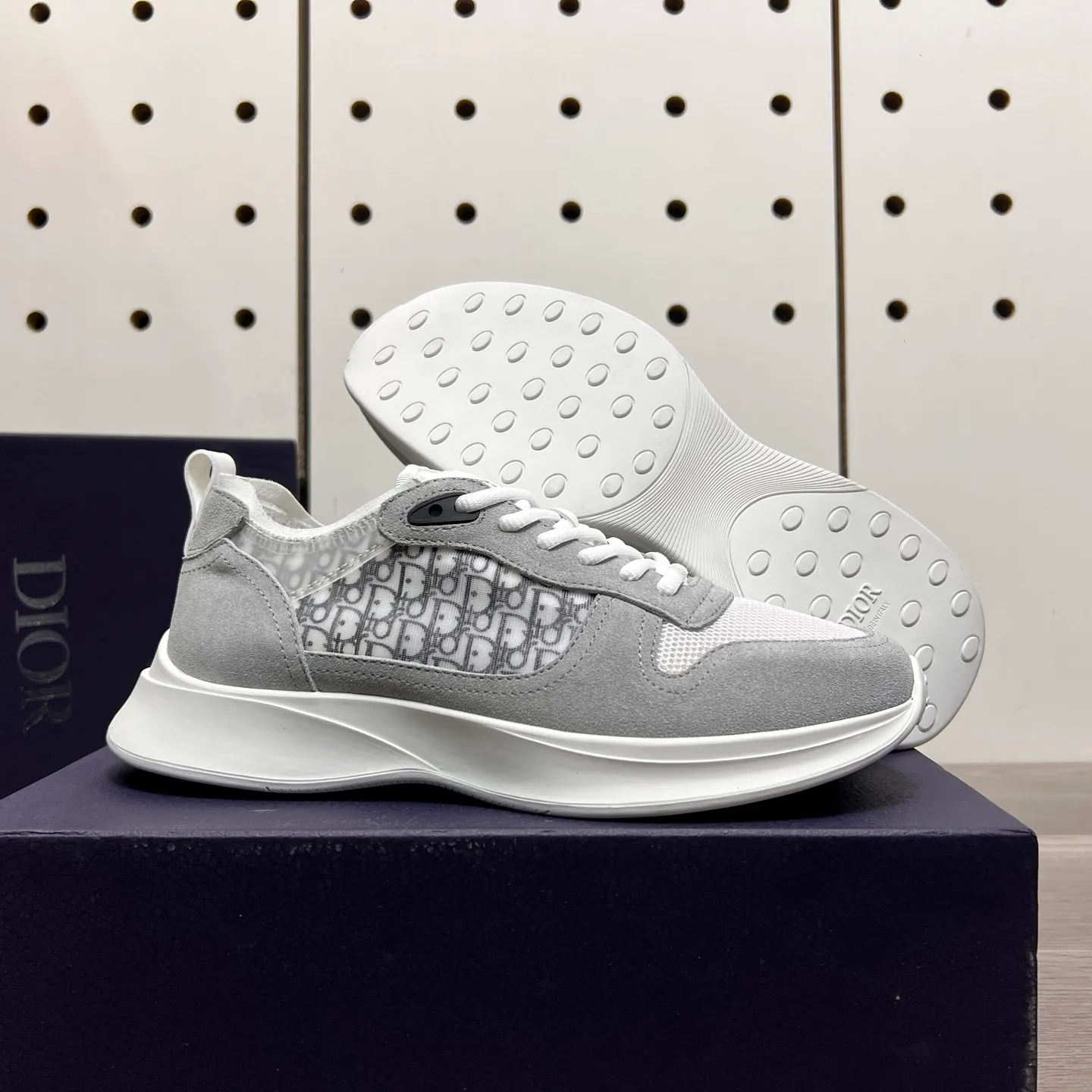 Men's Men's Shoes 💰: 380💰《Dior》The latest and most popular casual shoes, top brand [seduce] luxury~purchase, top~quality. [Strong] The upper is made of imported breathable cowhide with material ➕ breathable sheepskin feet (•) and fine workmanship. Original stylish and stylish soft rubber wear-resistant foreskin outsole, light and comfortable on the foot, size: 38-44, (customized 45, 46), four colors available
